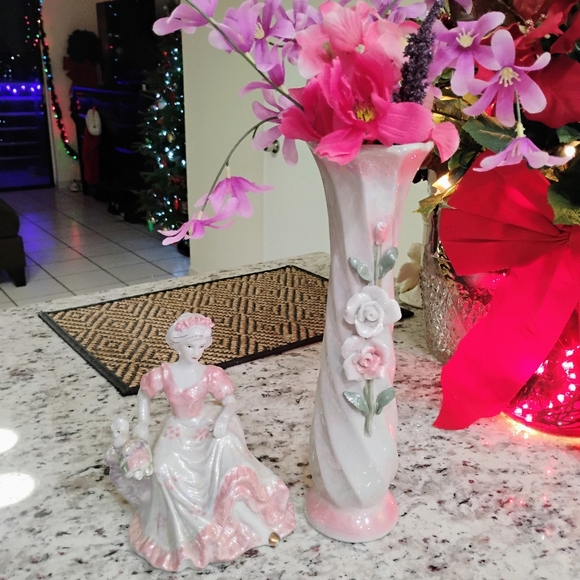 Bisque porcelain Doll and Vase Decor Set - Picture 8 of 13